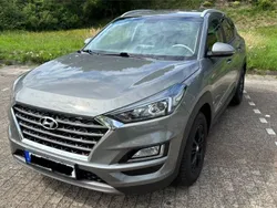 Grau Gebraucht 2019 Hyundai Tucson Premium SUV | 20.400 € (Guter Preis)