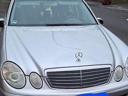 Silber Gebraucht 2002 Mercedes E240 Classic Limousine | 6.490 € (Fairer Preis)