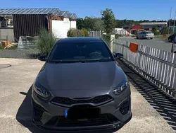 Grau Gebraucht 2023 Kia ProCeed GT Kleinwagen | 31.000 € (Fairer Preis)