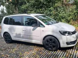 Weiß Gebraucht 2012 VW Touran Match Van / Kleinbus | 9.000 € (Guter Preis)