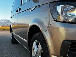 Grau Gebraucht 2016 VW T6 Van | 26.500 € (Teuer)