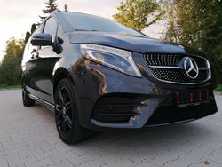 Grau Gebraucht 2022 Mercedes V300 AMG Van / Kleinbus | 62.499 € (Etwas zu teuer)