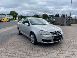 Reflexsilber metallic Gebraucht 2006 VW Jetta Trendline Limousine | 3.950 € (Fairer Preis)