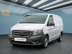 Weiß Gebraucht 2021 Mercedes Vito Van / Kleinbus | 22.599 € (Fairer Preis)