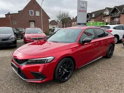 Premium crystal red Neu 2025 Honda Civic Sport Limousine | 39.490 € (Fairer Preis)