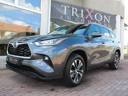 Grau Gebraucht 2022 Toyota Highlander Hybrid Comfort SUV | 42.300 €