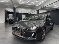 Grau Gebraucht 2017 Hyundai i30 Intro Edition Limousine | 13.690 € (Fairer Preis)