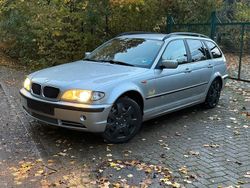 Silber Gebraucht 2002 BMW 330 Kombi | 4.500 € (Guter Preis)