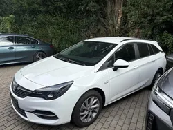 Weiß Gebraucht 2020 Opel Astra Edition Kombi | 11.900 € (Guter Preis)
