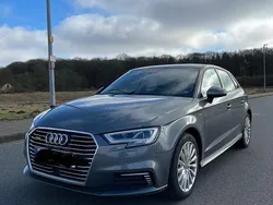 Grau Gebraucht 2018 Audi A3 Sportback e-tron Sport Limousine | 14.999 € (Guter Preis)