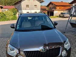 Braun Gebraucht 2012 Skoda Yeti Plus Edition SUV | 13.499 € (Teuer)