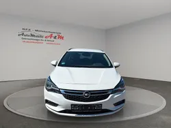 Weiß Gebraucht 2017 Opel Astra Business Kombi | 4.699 € (Etwas zu teuer)