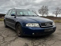 Blau Gebraucht 1999 Audi A4 S-Line Kombi | 1.300 € (Guter Preis)
