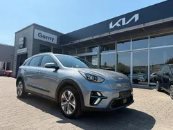 Grau Gebraucht 2022 Kia e-Niro Plus SUV | 18.000 € (Fairer Preis)