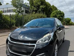 Schwarz Gebraucht 2019 Peugeot 208 Kleinwagen | 4.900 €