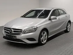 Silber (polarsilbermet.) Gebraucht 2013 Mercedes A180 Urban Limousine | 11.480 € (Fairer Preis)