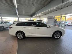 Weiß Gebraucht 2018 Opel Insignia Business Innovation Kombi | 15.999 € (Guter Preis)