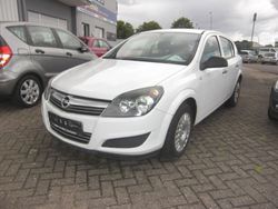 Weiß Gebraucht 2009 Opel Astra Selection Limousine | 5.900 €