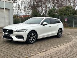 Weiß Gebraucht 2019 Volvo V60 Momentum Kombi | 19.000 € (Fairer Preis)