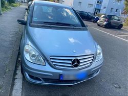 Blau Gebraucht 2005 Mercedes 170 Kleinwagen | 2.500 € (Guter Preis)