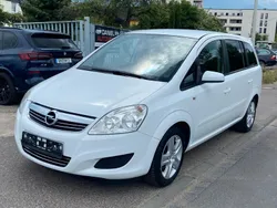 Weiß Gebraucht 2009 Opel Zafira Edition Van / Kleinbus | 5.999 € (Teuer)