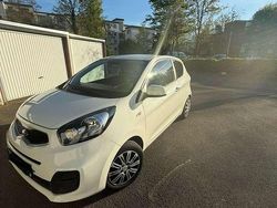 Weiß Gebraucht 2014 Kia Picanto Kleinwagen | 5.990 € (Etwas zu teuer)