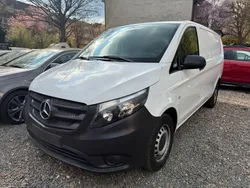 Weiß Gebraucht 2022 Mercedes Vito Van / Kleinbus | 20.490 €