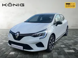 Weiß Gebraucht 2024 Renault Clio V Equilibre Limousine | 15.999 € (Fairer Preis)