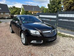 Braun Gebraucht 2013 Opel Insignia Limousine | 6.490 € (Guter Preis)
