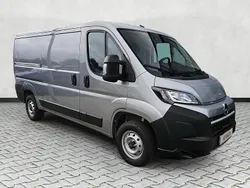 Silber/grau metallic Neu 2025 Opel Movano Van | 29.685 € (Guter Preis)