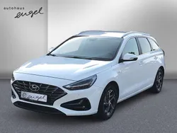 Polar white uni Gebraucht 2021 Hyundai i30 Trend Kombi | 17.698 € (Fairer Preis)