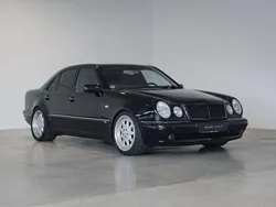 Obsidianschwarz Gebraucht 1997 Mercedes E60 AMG AMG Limousine | 118.000 €