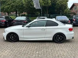 Weiß Gebraucht 2009 BMW 135 Coupé Performance Coupé | 12.200 €