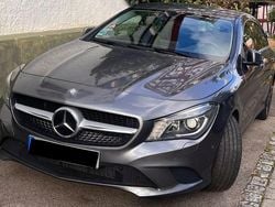 Grau Gebraucht 2016 Mercedes CLA180 Shooting Brake Urban Kombi | 8.400 €