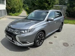 Platinumgrau Gebraucht 2020 Mitsubishi Outlander P-HEV Top SUV | 23.950 € (Etwas zu teuer)
