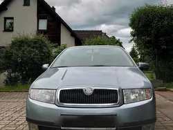 Silber Gebraucht 2001 Skoda Fabia Limousine | 3.000 €