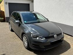 Grau Gebraucht 2015 VW Golf Trendline Limousine | 9.000 € (Fairer Preis)