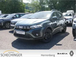 Grün Neu 2025 Dacia Sandero Expression Kleinwagen | 19.749 € (Etwas zu teuer)