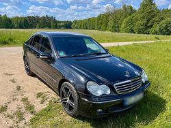 Schwarz Gebraucht 2004 Mercedes C200 Limousine | 3.999 € (Teuer)