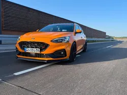 Orange Gebraucht 2020 Ford Focus ST Kombi | 28.499 € (Teuer)