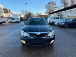 Schwarz Gebraucht 2011 Skoda Octavia Limousine | 3.500 € (Superpreis)