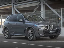 Grau Gebraucht 2023 BMW X5 M Sport SUV | 76.900 € (Teuer)