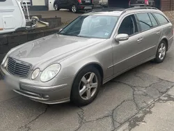 Beige Gebraucht 2005 Mercedes E220 Kombi | 6.300 €