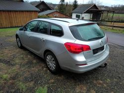 Grau Gebraucht 2014 Opel Astra Kombi | 4.800 €