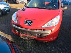 Rot Gebraucht 2011 Peugeot 206+ Kleinwagen | 900 €
