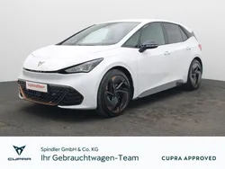 Eisweiß Gebraucht 2024 Cupra Born Kleinwagen | 34.580 € (Fairer Preis)