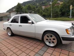 Weiß Gebraucht 1989 Mercedes 300 Limousine | 11.850 €