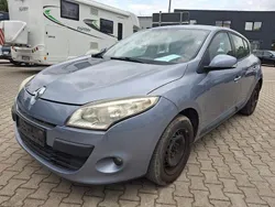 Blau Gebraucht 2009 Renault Mégane III Expression Limousine | 1.950 € (Guter Preis)