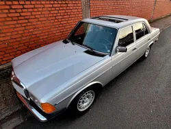 Silber Gebraucht 1984 Mercedes E230 Limousine | 11.230 €
