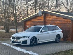 Weiß Gebraucht 2022 BMW 530 Performance Kombi | 44.300 € (Teuer)